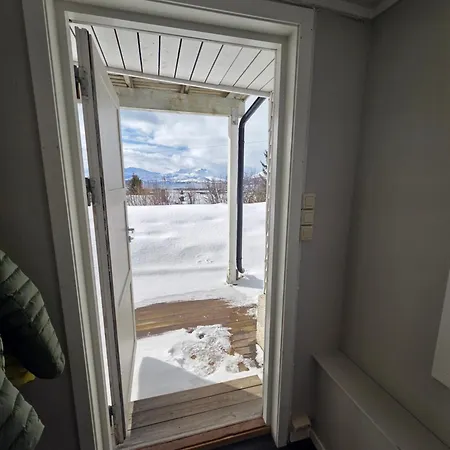 Renovated 40mt2 Close To Airport * Tromso