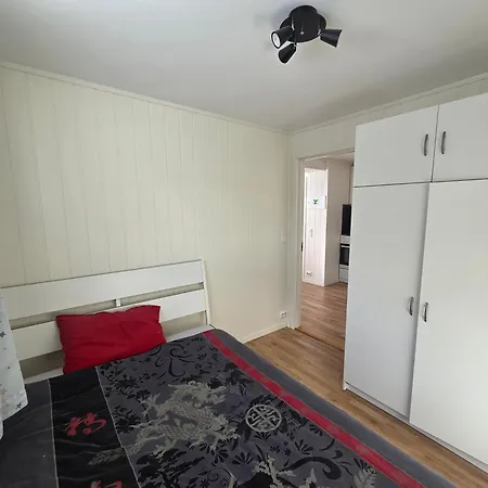 Renovated 40mt2 Close To Airport ترومسو