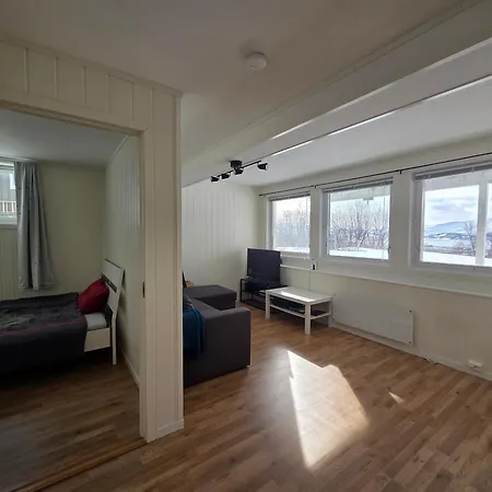 Renovated 40mt2 Close To Airport * Tromso